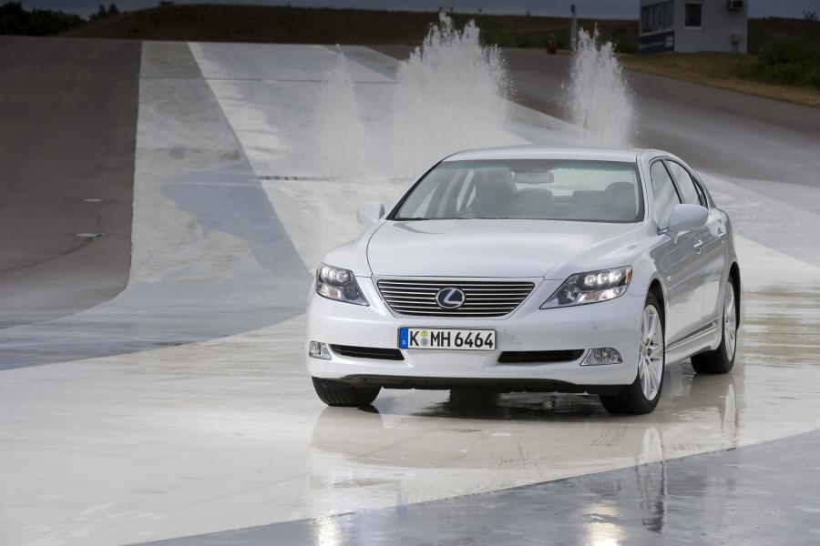 Lexus LS600h L 2007 года  (фото 111 из 224)